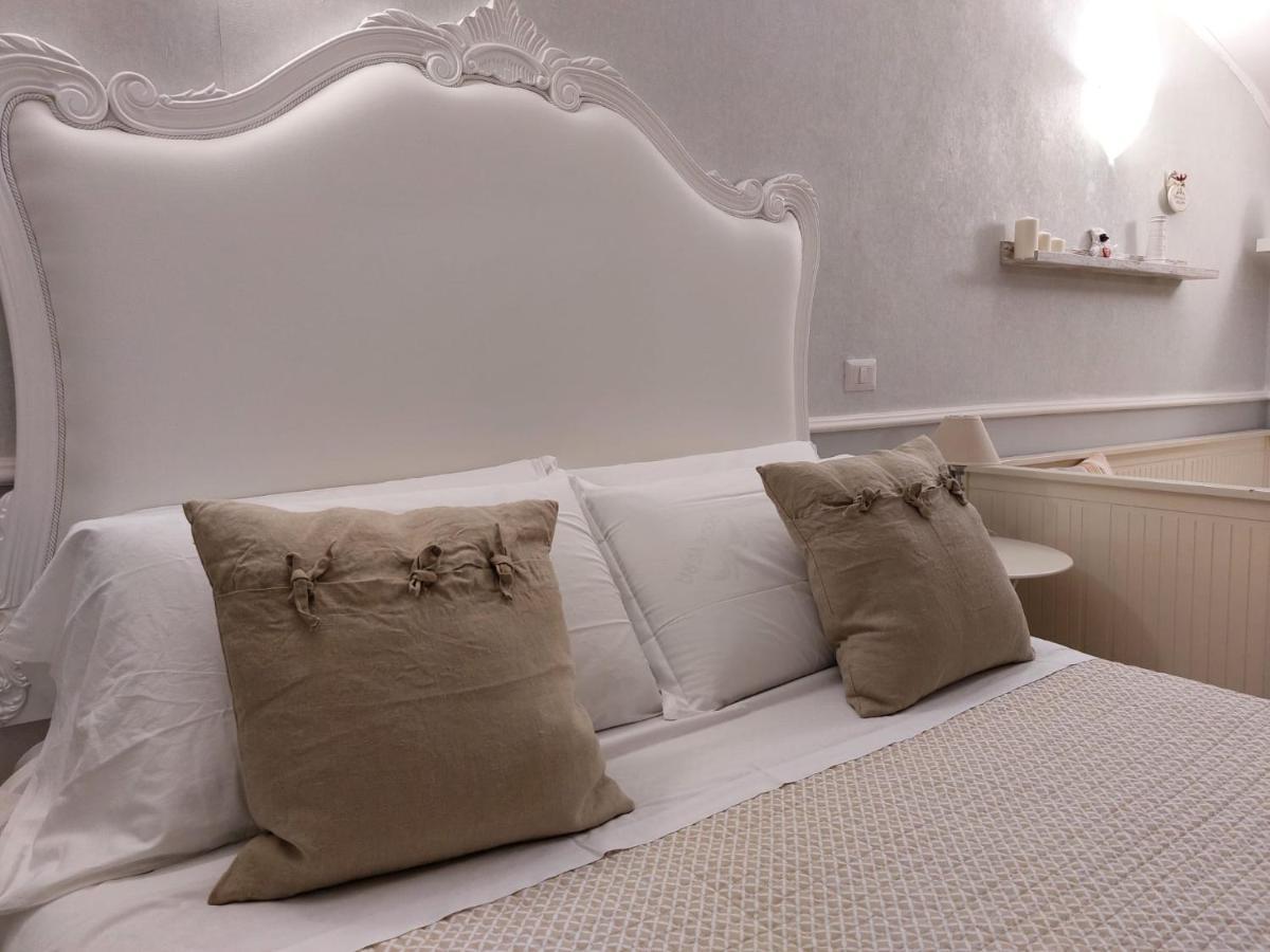 Casa Ninetta - Spaccanapoli - Il Tipico Pianterreno Della Napoli Antica! Εξωτερικό φωτογραφία